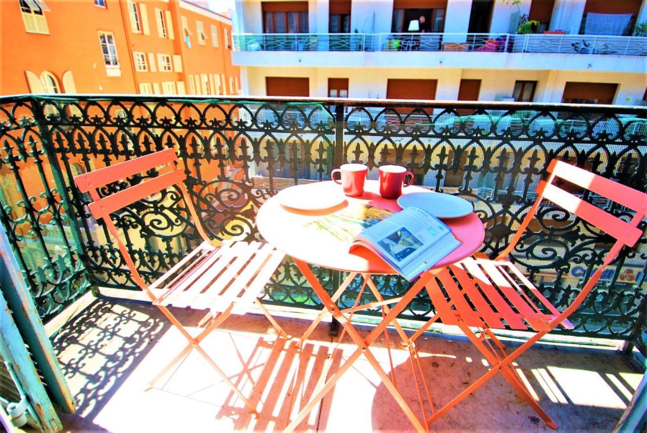 Congres Carre D'Or By Booking Guys Nisa Exterior foto